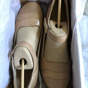Clarks Cara Abby Mary Jane Flats size 9N NIB